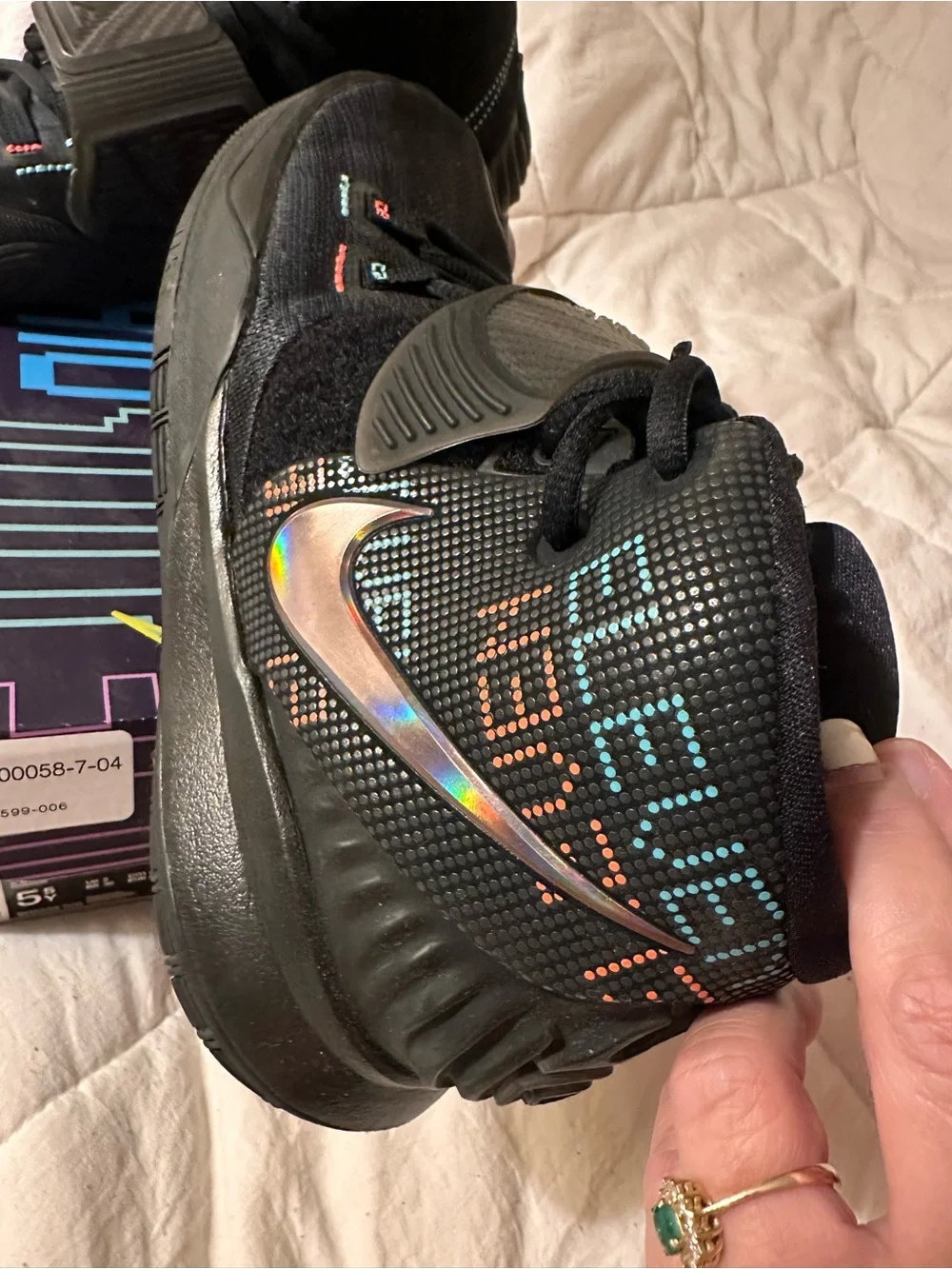 Nike Kyrie Basketball Shoes – Size 5Y – Worn Twice